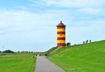 pilsumer_leuchtturm_nahe_greetsiel