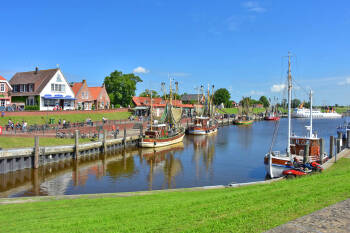 greetsiel__sielhafen_mit_krabben_kuttern